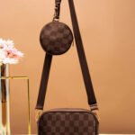 Fineur Crossbody Checkered Coin - Brown