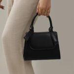 KNITTED CROSSBODY - BLACK - M044